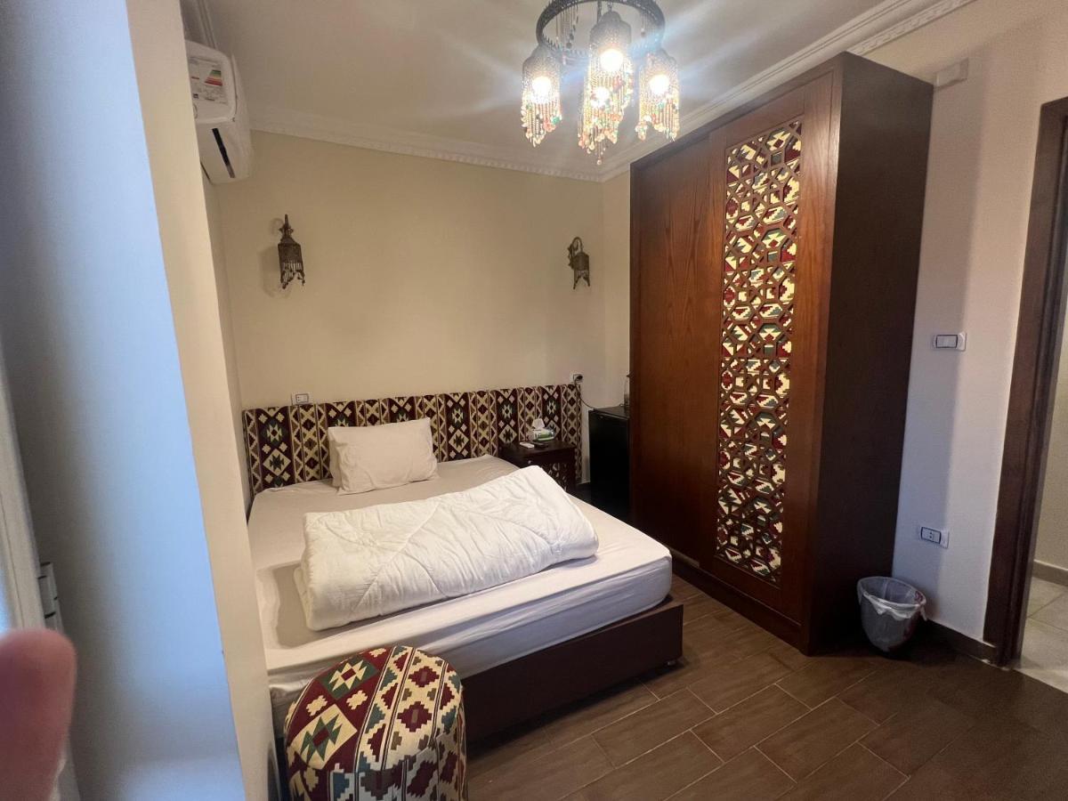 Bedouin Pyramids View Hotel Kafrat al Jabal Exterior photo