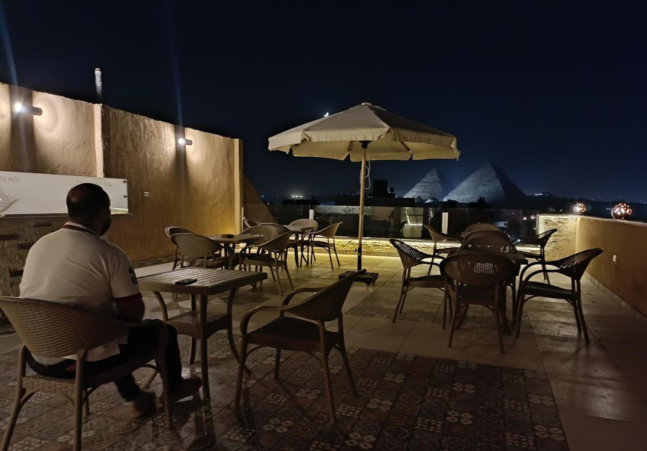 Bedouin Pyramids View Hotel Kafrat al Jabal Exterior photo