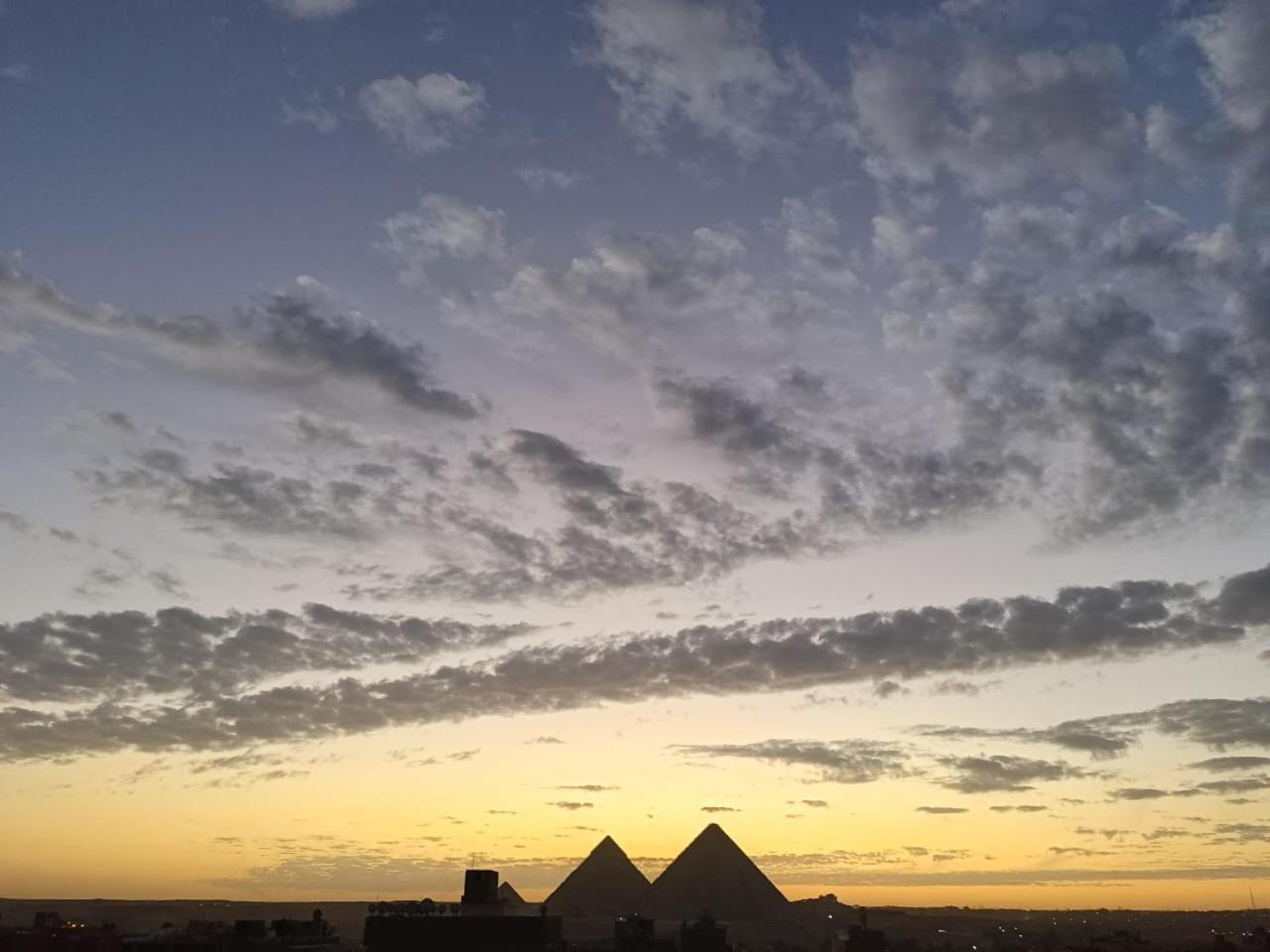 Bedouin Pyramids View Hotel Kafrat al Jabal Exterior photo